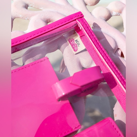 BEIS x BARBIE The Passport & Luggage Tag Set
IN BARBIE™ PINK - Picture 10 of 16